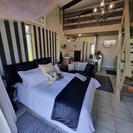 Angel 8 Airbnb Apartment 2 Робертсон Екстер'єр фото