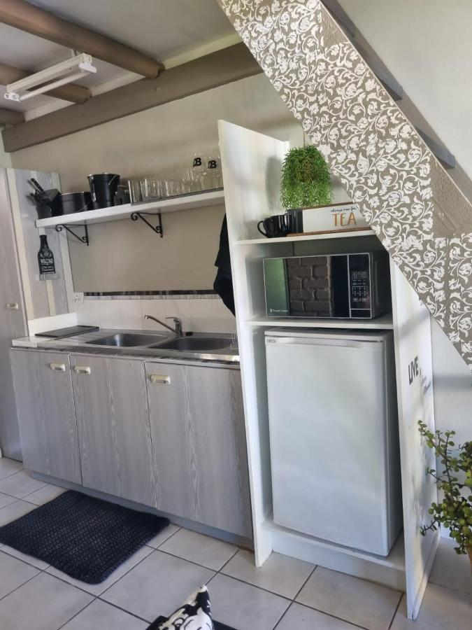Angel 8 Airbnb Apartment 2 Робертсон Екстер'єр фото