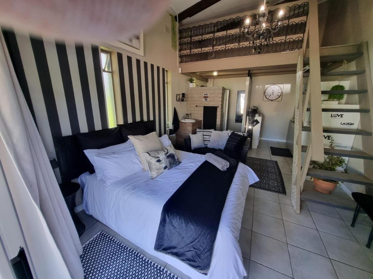 Angel 8 Airbnb Apartment 2 Робертсон Екстер'єр фото