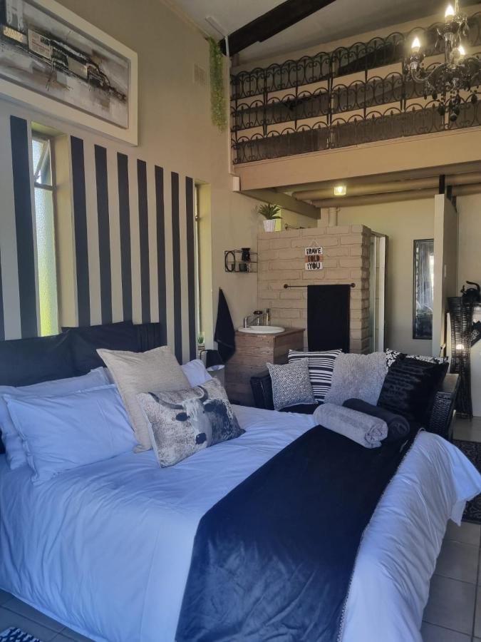 Angel 8 Airbnb Apartment 2 Робертсон Екстер'єр фото