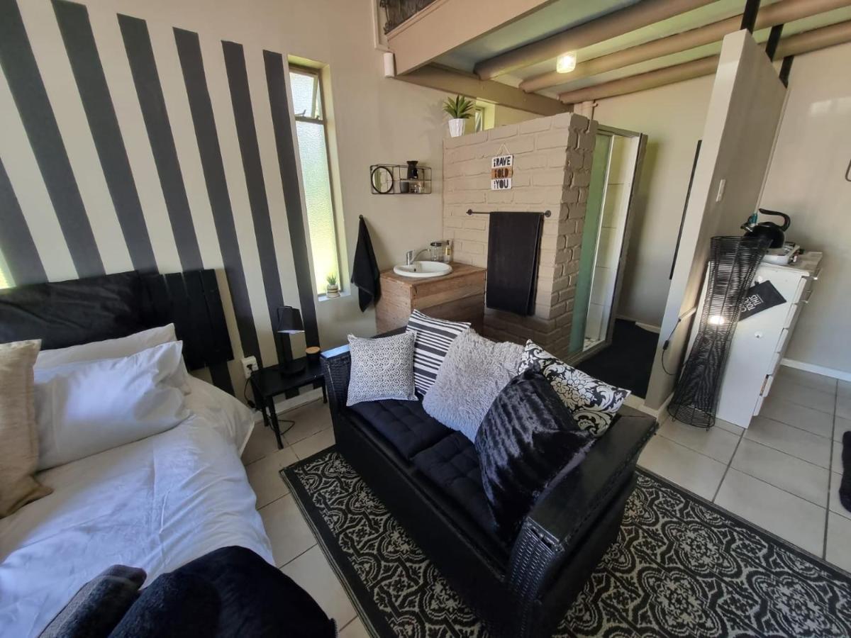 Angel 8 Airbnb Apartment 2 Робертсон Екстер'єр фото