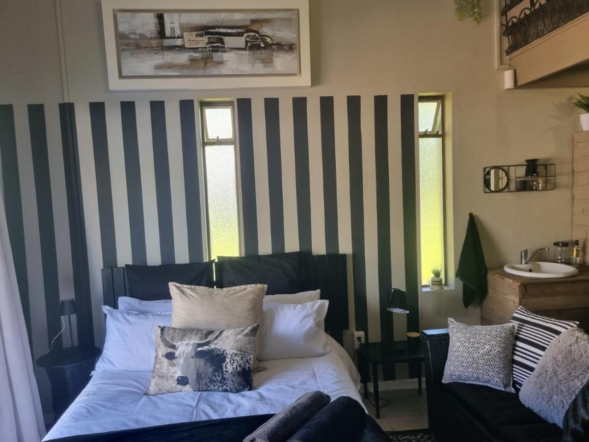 Angel 8 Airbnb Apartment 2 Робертсон Екстер'єр фото