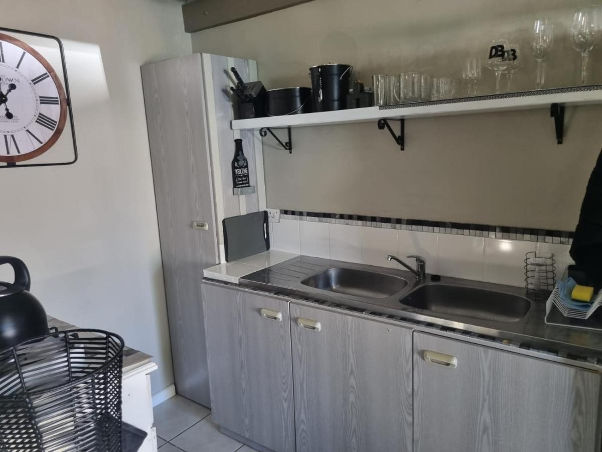 Angel 8 Airbnb Apartment 2 Робертсон Екстер'єр фото