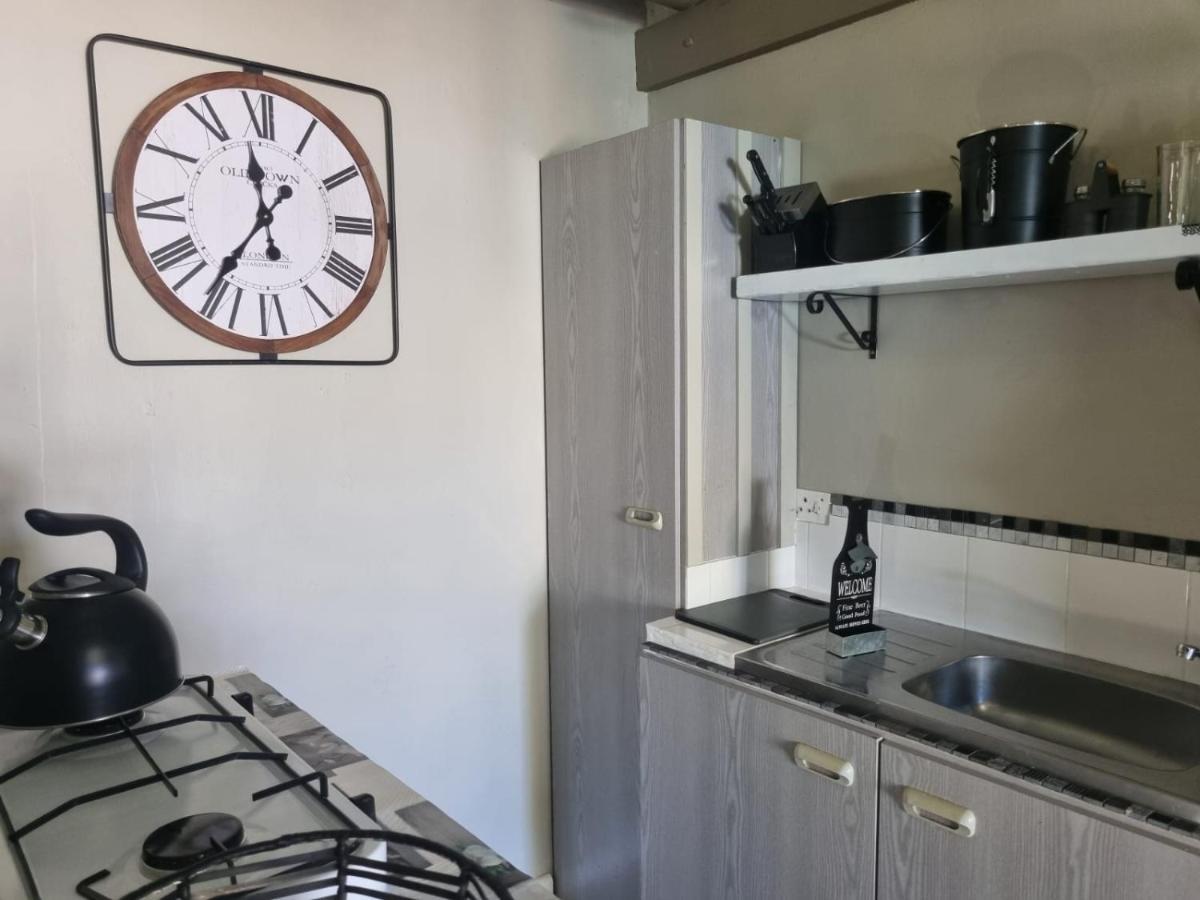 Angel 8 Airbnb Apartment 2 Робертсон Екстер'єр фото