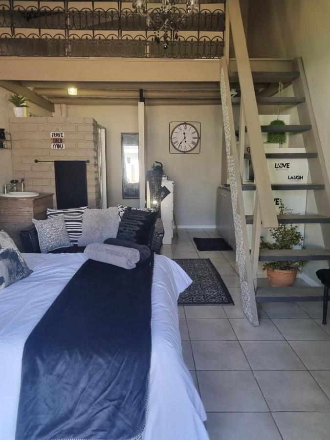 Angel 8 Airbnb Apartment 2 Робертсон Екстер'єр фото